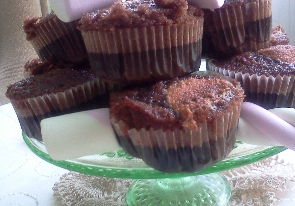 muffinki czekoladowe z piankami foto