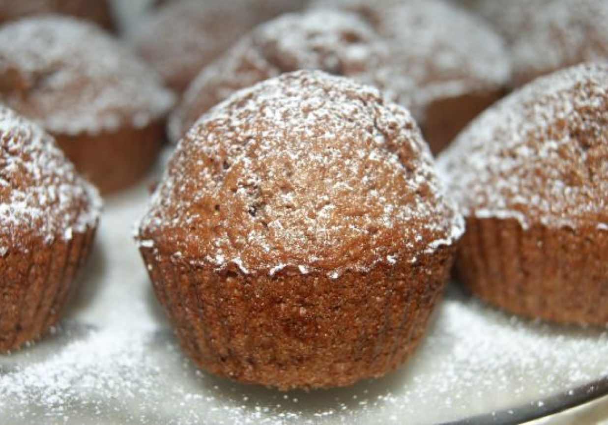 Muffinki czekoladowe z wiśniami foto