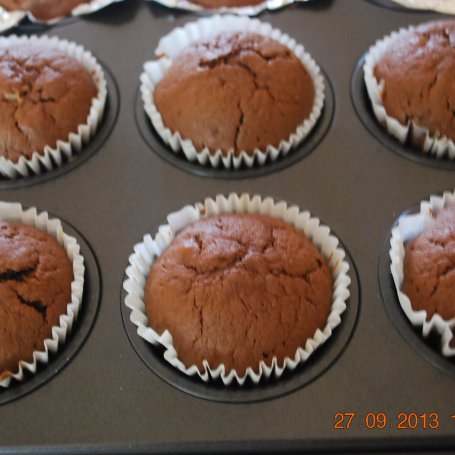 Krok 6 - Muffinki czekoladowo - bananowe foto