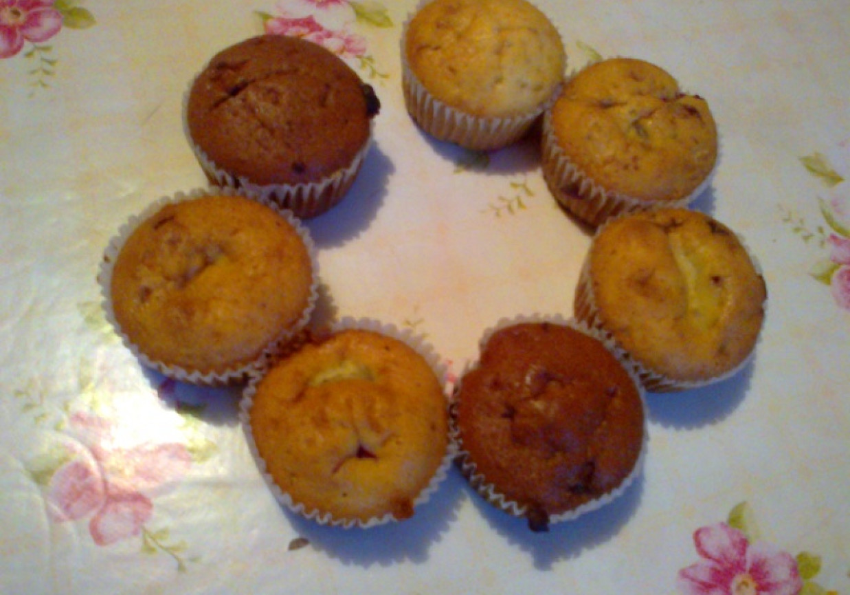 Muffinki czekoladowo-wiśniowe foto