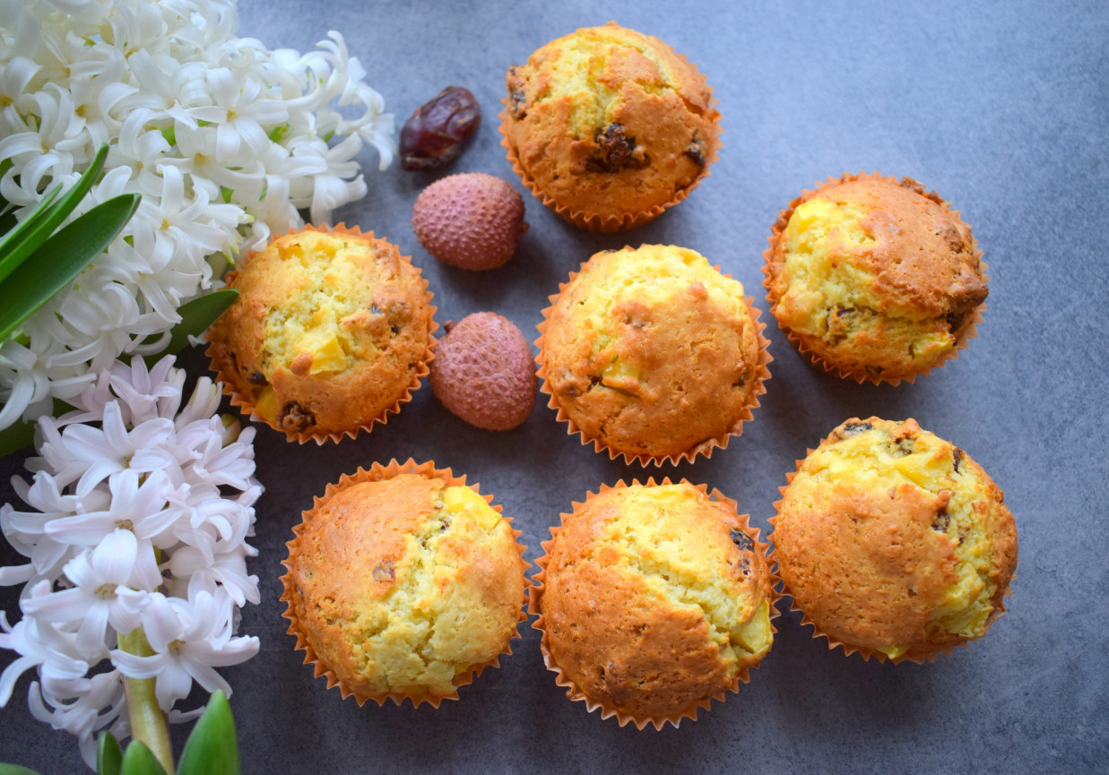 Muffinki daktylowe z mango foto