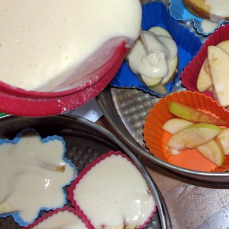 Krok 3 - muffinki jabłkowe czyli polskie jabłka jemy... foto