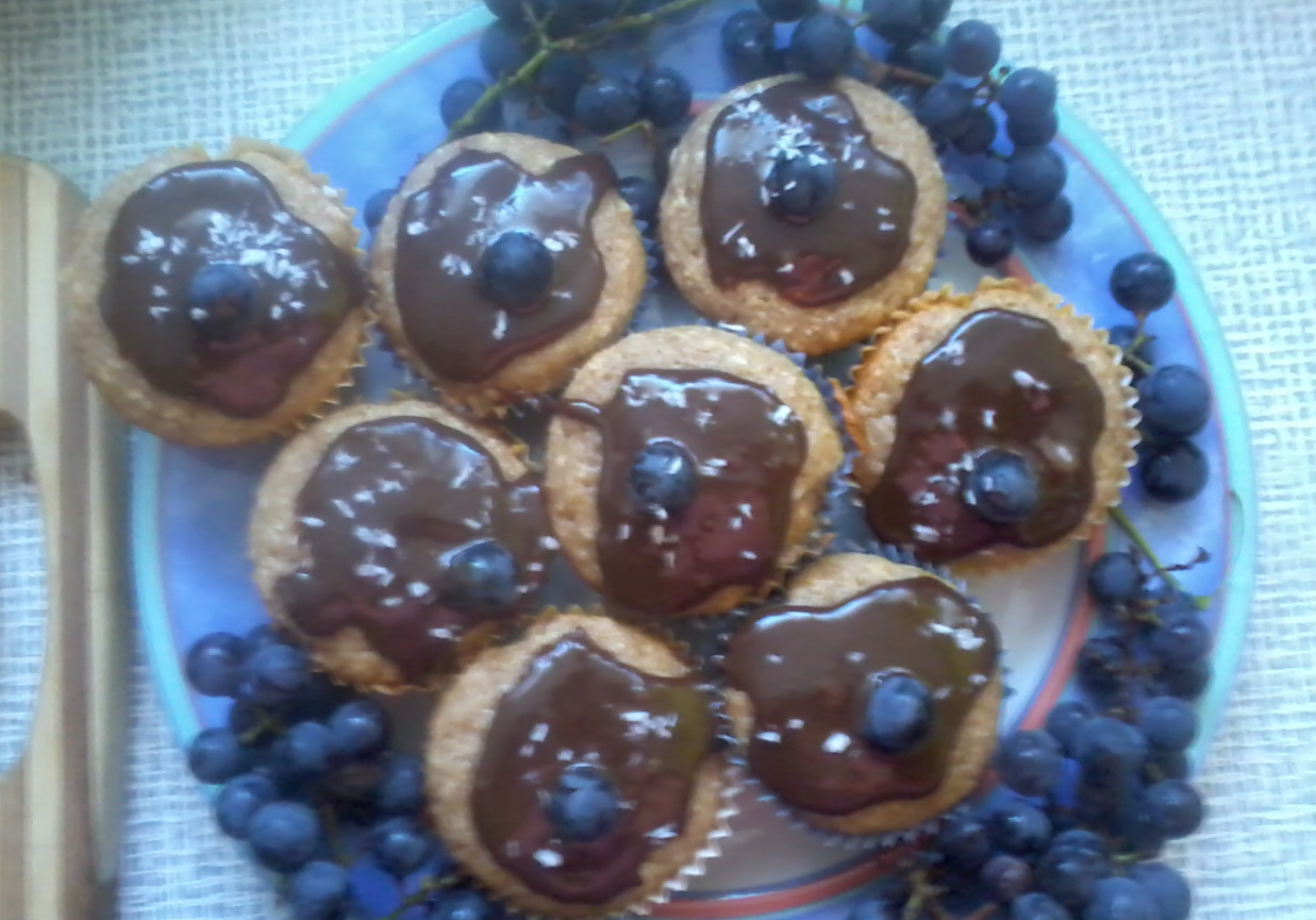 Muffinki jabłkowo- gruszkowe z cynamonem i wiórkami kokosowymi foto
