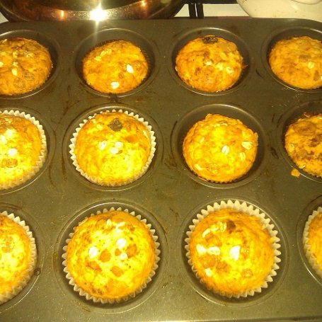 Krok 4 - Muffinki jabłkowo-marchewkowe z nutką wanilii foto