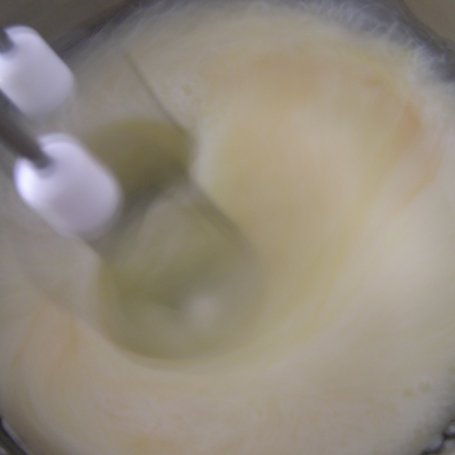 Krok 2 - Muffinki jagodowe z nutellą foto