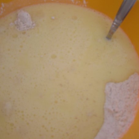 Krok 3 - Muffinki jagodowe z nutellą foto