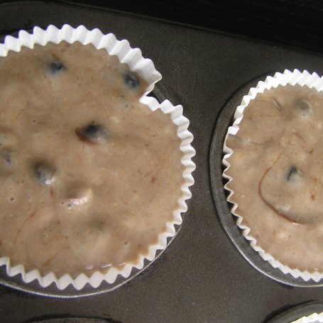 Krok 4 - Muffinki jagodowe z nutellą foto