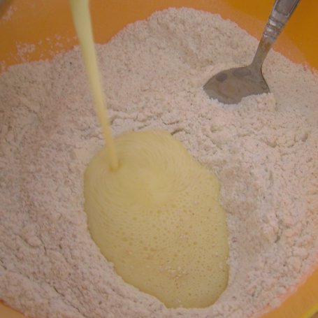 Krok 3 - Muffinki jagodowe-pieguskowe foto