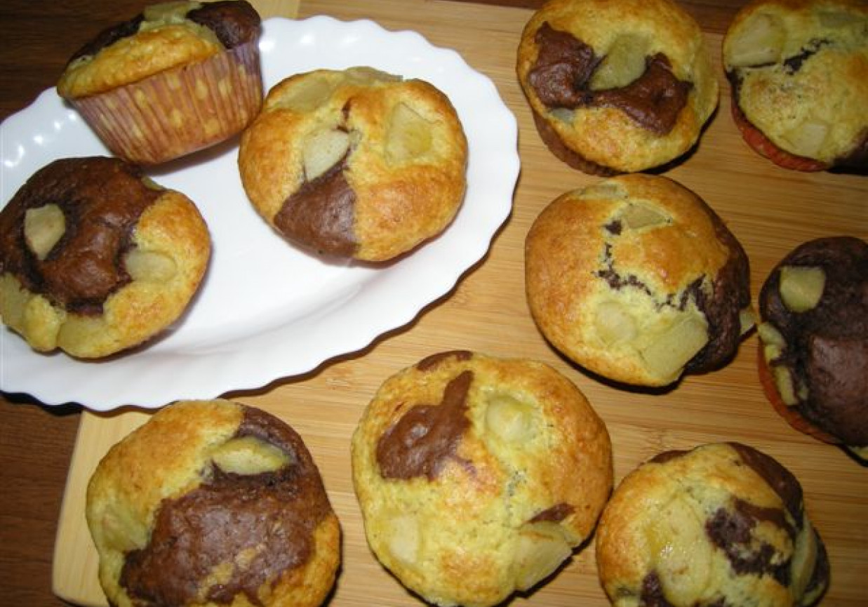 Muffinki kakao z gruszką foto