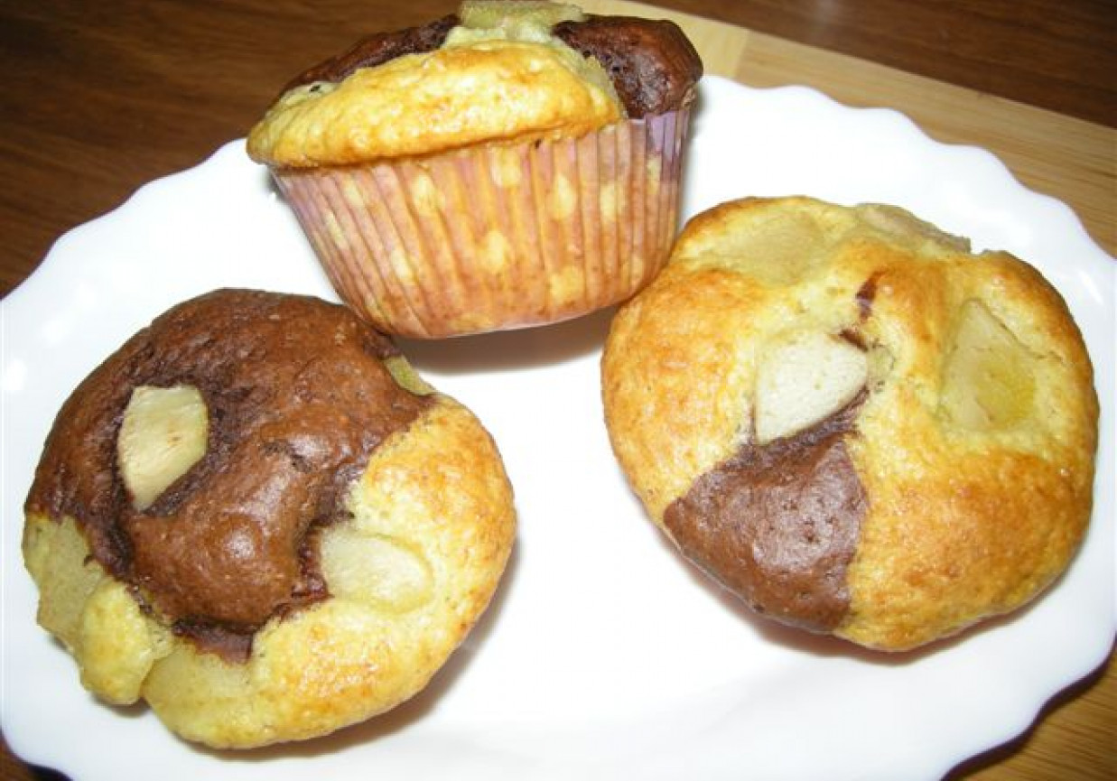 Muffinki kakao z gruszką foto