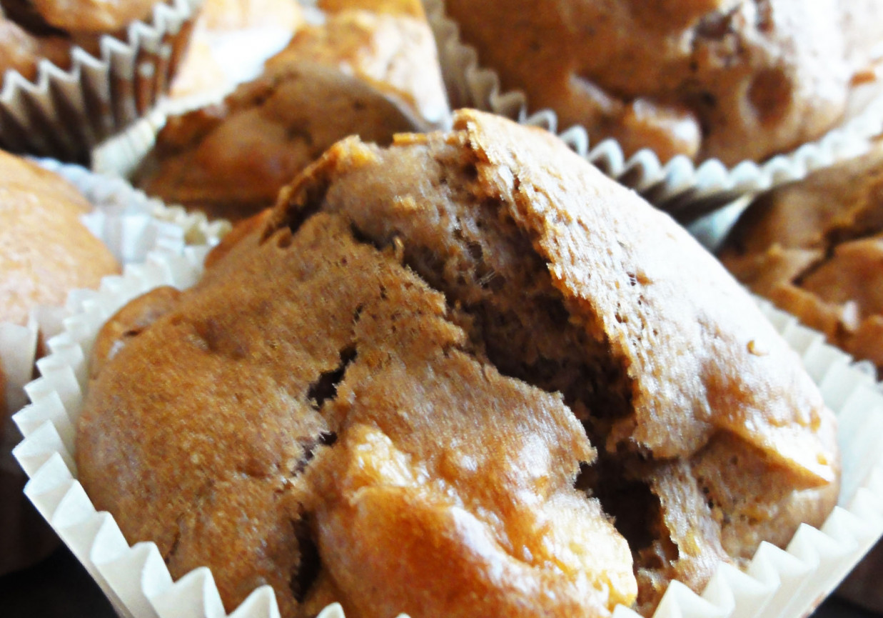 Muffinki kakaowe z jabłkami foto