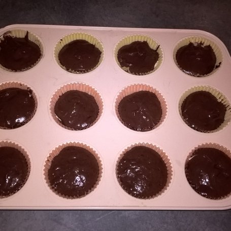 Krok 5 - Muffinki kakaowe z mascarpone foto