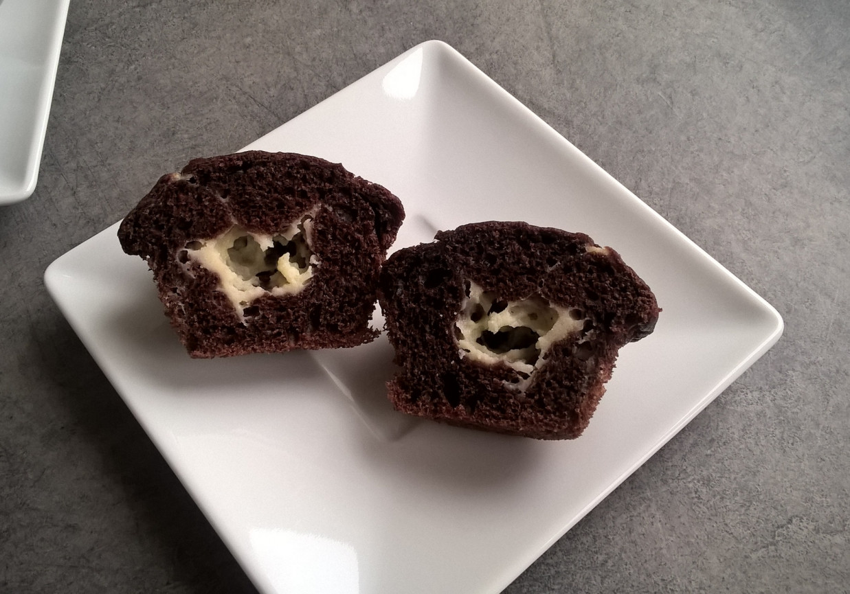 Muffinki kakaowe z mascarpone foto