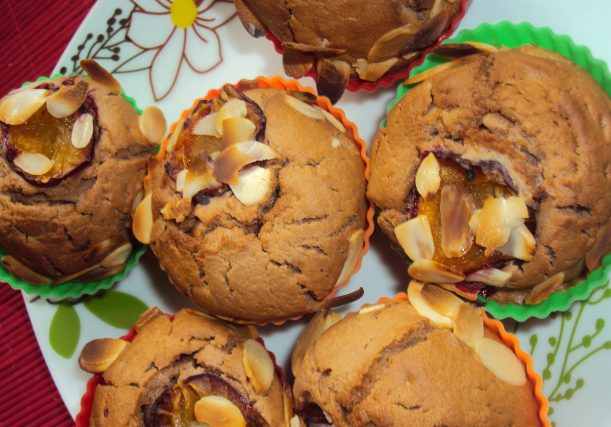 Muffinki kakaowe ze śliwką foto