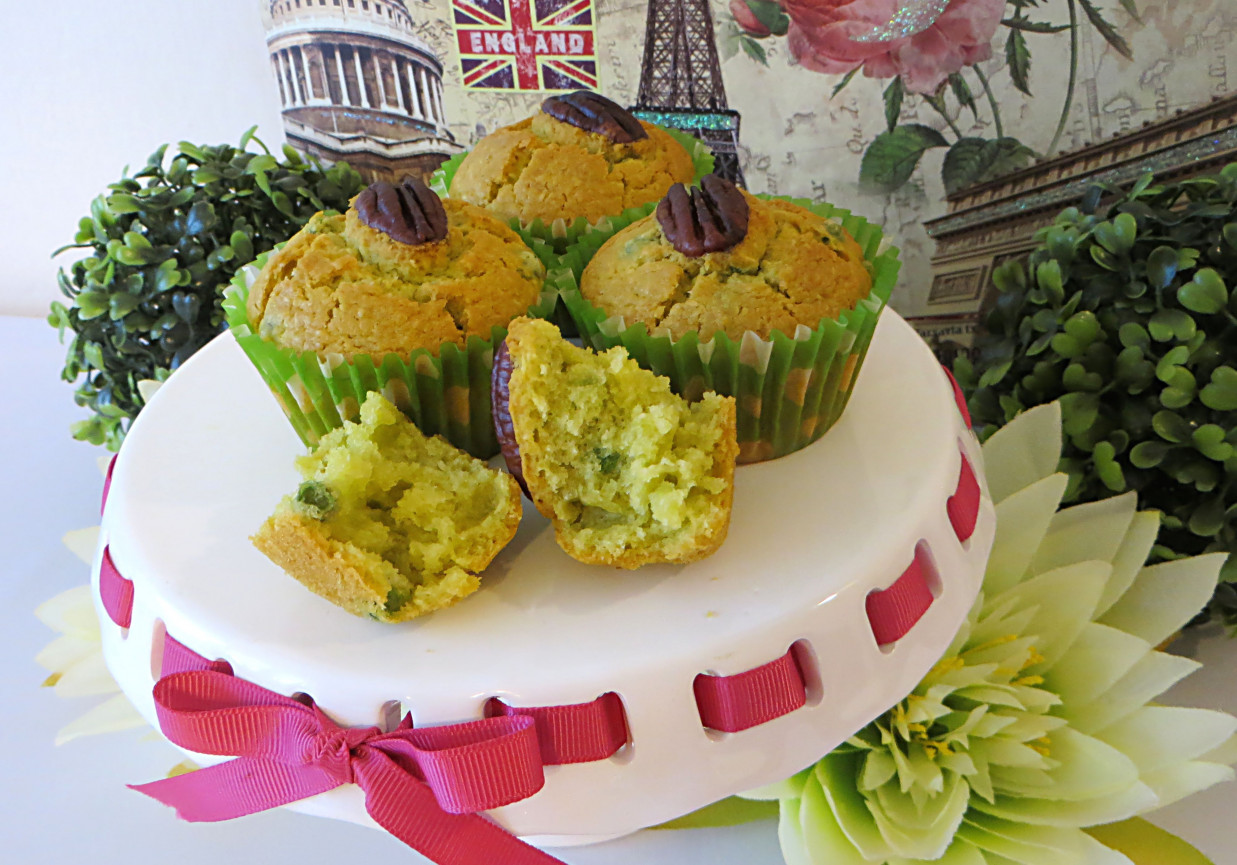 Muffinki kokosowe z zielonym groszkiem foto