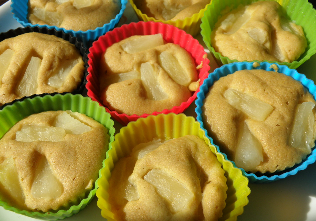 Muffinki kukurydziane z ananasem - błyskawiczne foto