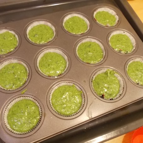 Krok 4 - Muffinki Kwiatki na łące foto
