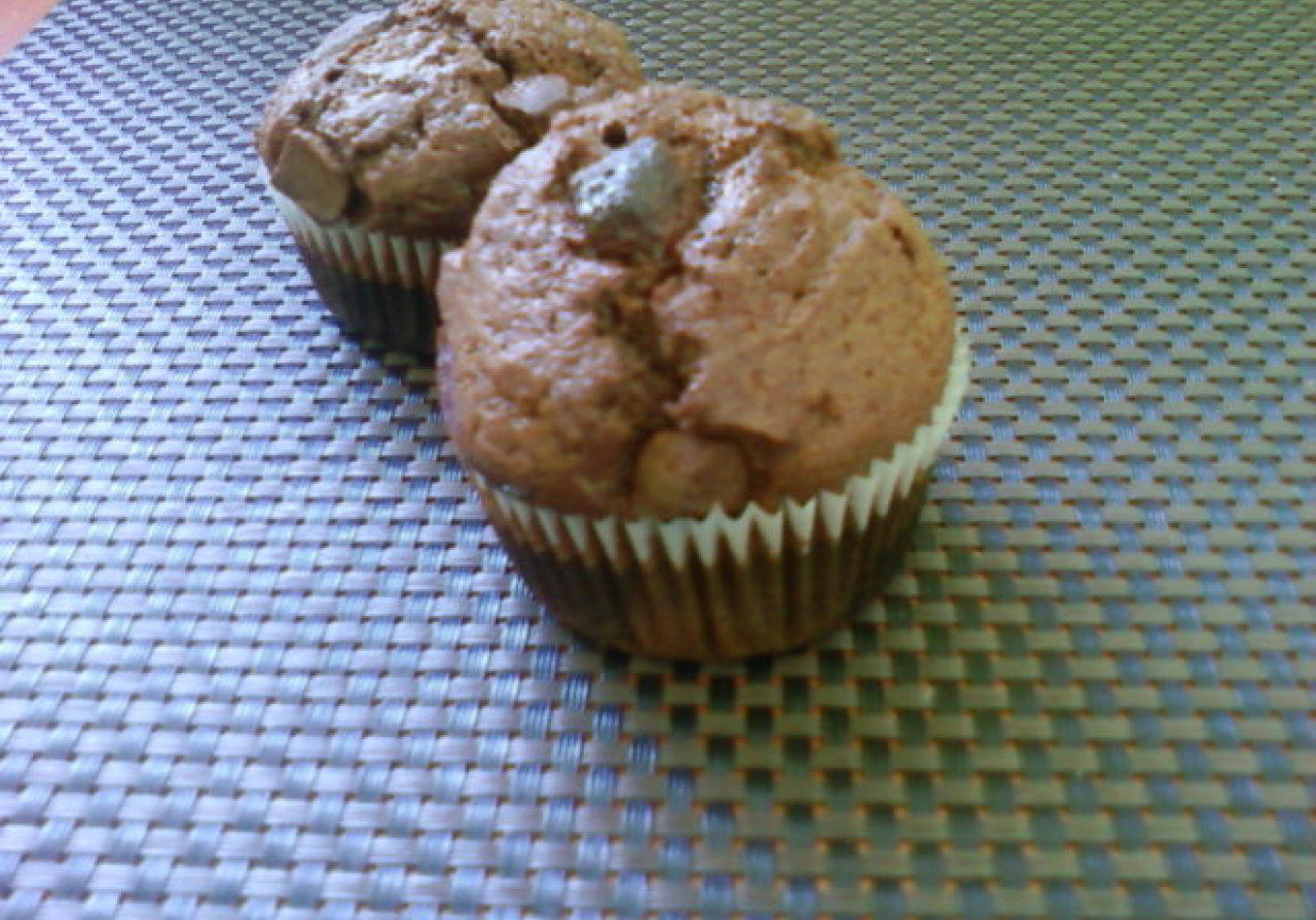 Muffinki mocno czekoladowe z kawałkami czekolady:) foto
