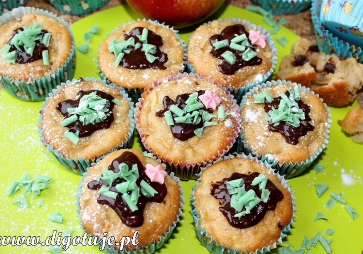 Muffinki mocno jabłkowe z nutą mięty i czekoladą  foto