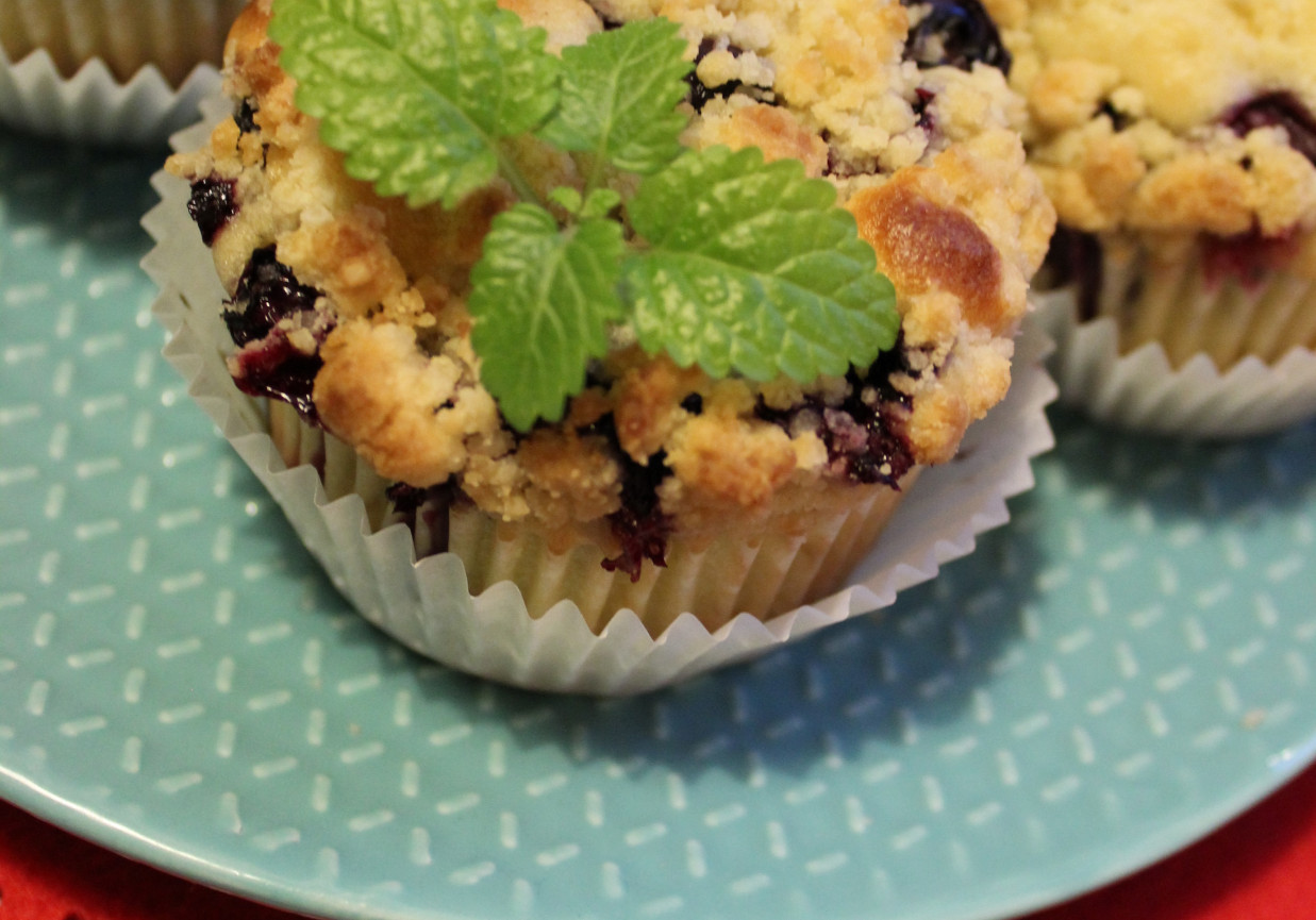 Muffinki na kefirze z borówkami i kruszonką foto