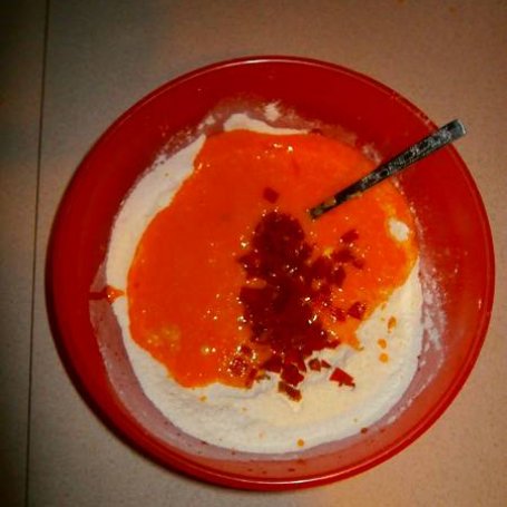Krok 2 - Muffinki na soku przecierowym ze skórką pomarańczową. foto