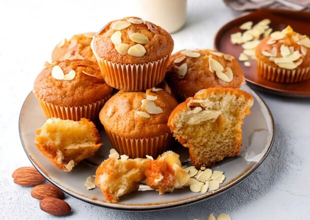 Fotografia przedstawiająca Muffinki owsiane z jabłkami