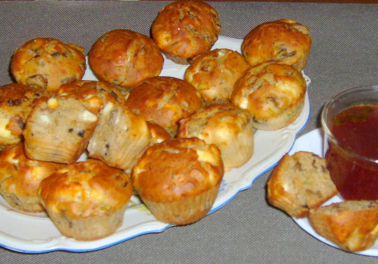 Muffinki pieczarkowe z fetą na ostro foto