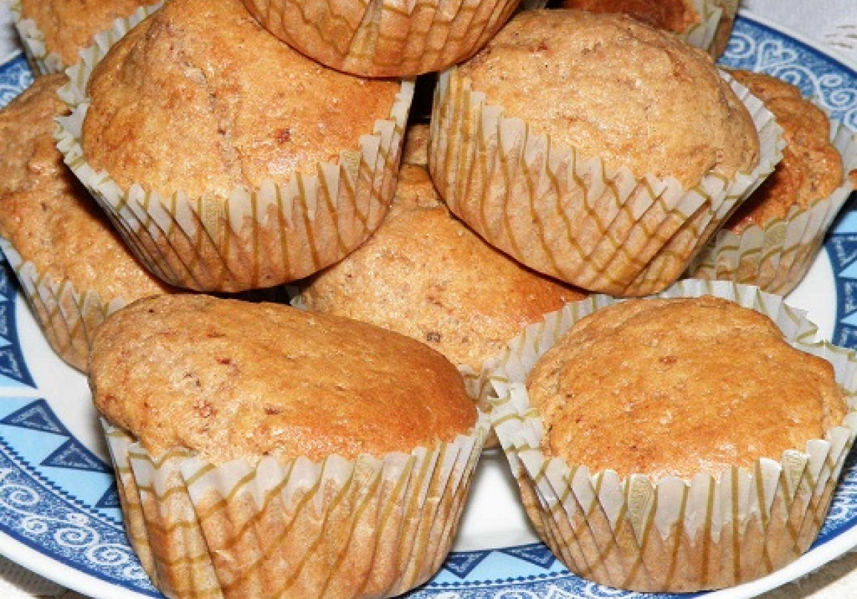 Muffinki pszenno-kukurydziane na jogurcie owocowym foto