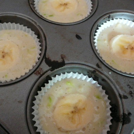 Krok 2 - Muffinki z bananem i cukinią wg elfi foto