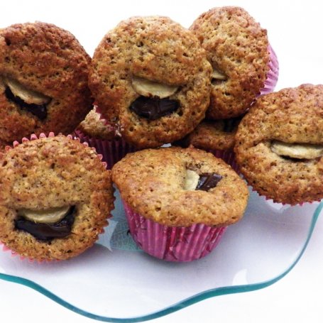 Krok 6 - Muffinki z bananowo- czekoladową wkładką foto