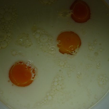 Krok 2 - Muffinki z borówkami i czekoladą foto