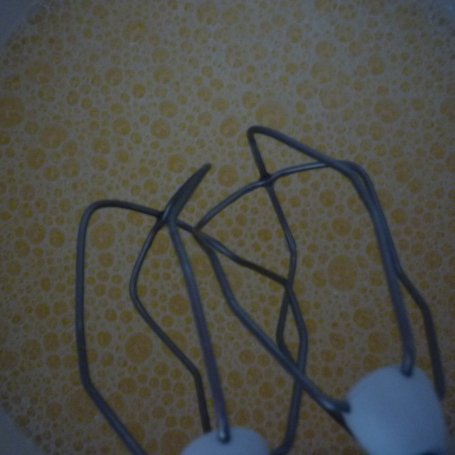 Krok 3 - Muffinki z borówkami i czekoladą foto