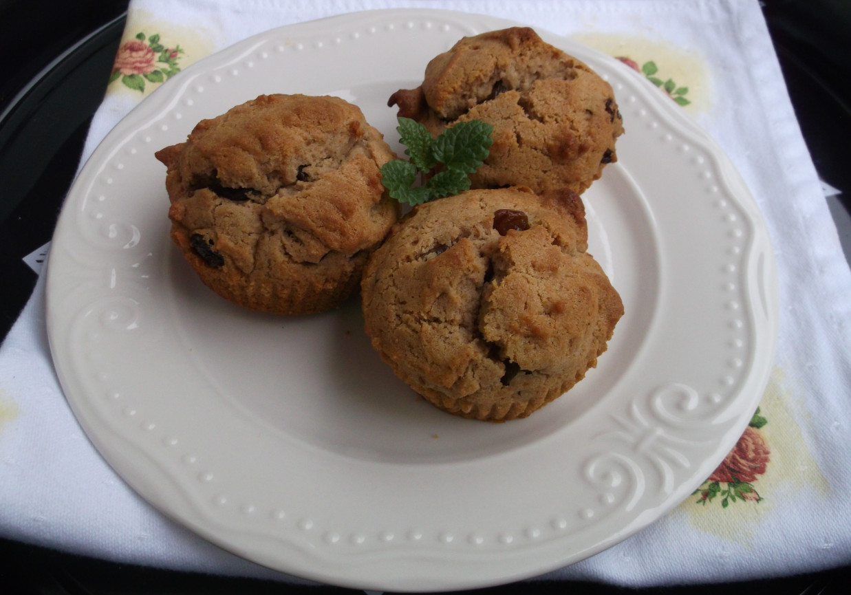 Muffinki z chałwą i rodzynkami. foto