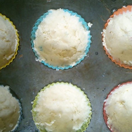 Krok 2 - Muffinki z chleba tostowego na słono foto