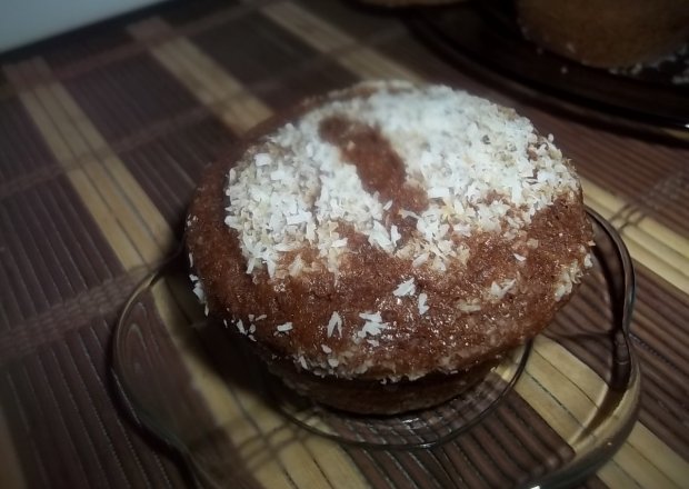 Fotografia przedstawiająca Muffinki z cukinią i kokosem
