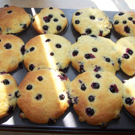 Krok 6 - Muffinki z czarną porzeczką, czyli kwaskowata słodycz :) foto