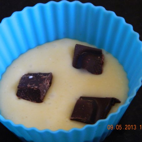 Krok 1 - Muffinki z czekoladą foto