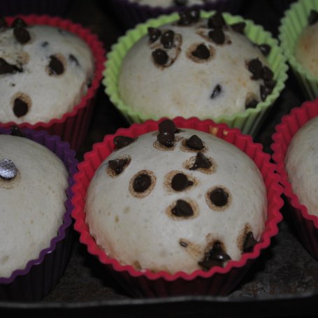 Krok 3 - Muffinki z czekoladą foto