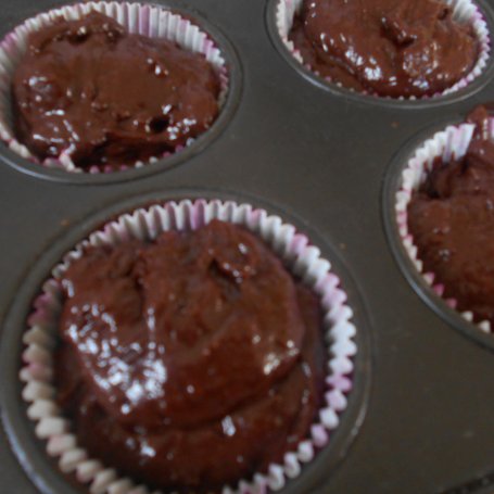 Krok 6 - Muffinki z czekoladą foto