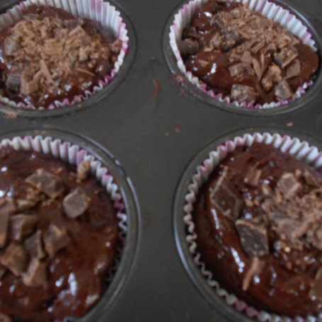 Krok 7 - Muffinki z czekoladą foto