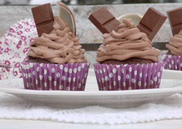Fotografia przedstawiająca Muffinki z czekoladkami