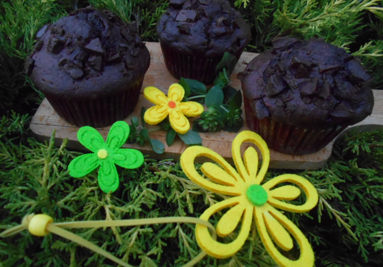 Muffinki z czereśniami i czekoladą foto