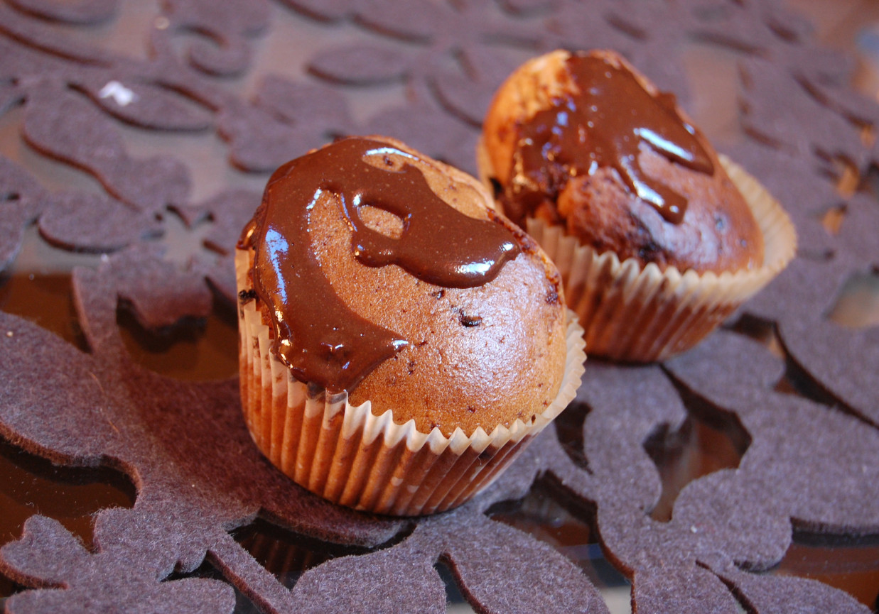 Muffinki z dodatkiem czekolady foto