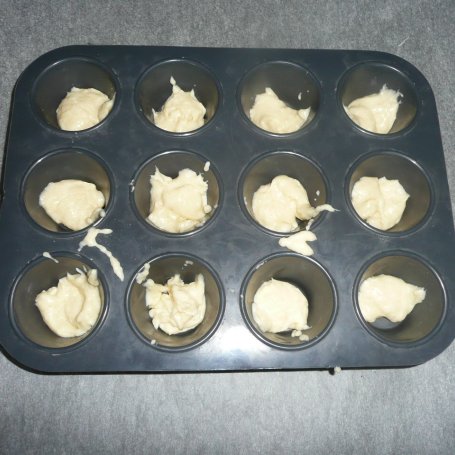 Krok 6 - Muffinki z dżemem foto