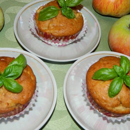 Krok 3 - Muffinki z jabłkami, cynamonem i rodzynkami foto
