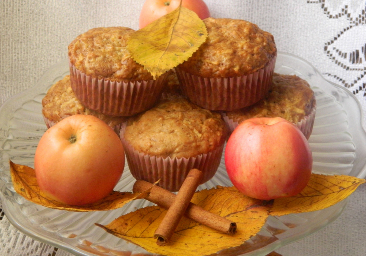 Muffinki z jabłkami i cynamonem foto