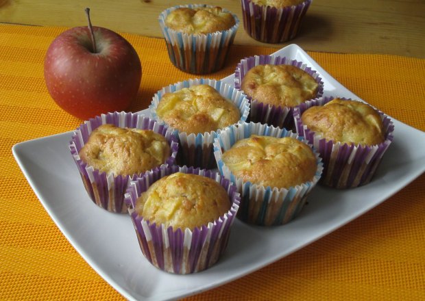 Fotografia przedstawiająca Muffinki z jabłkami