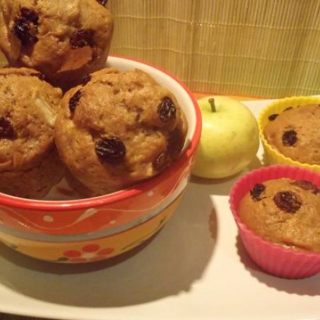 Krok 3 - Muffinki z jabłkami foto