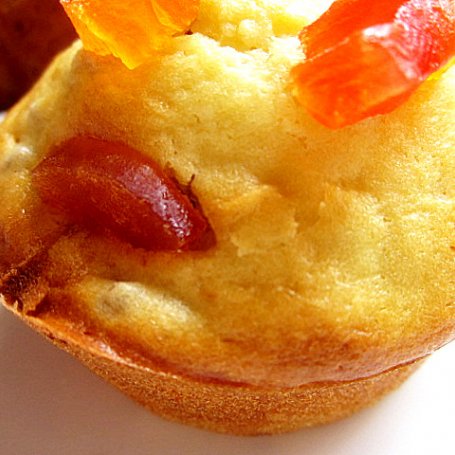 Krok 2 - Muffinki z kandyzowanym owocem mango foto