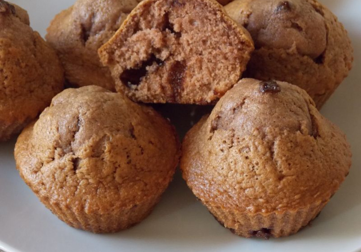 Muffinki z kawałkami czekolady foto